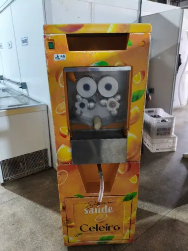 Extratora de Suco de Laranja Semi Nova 