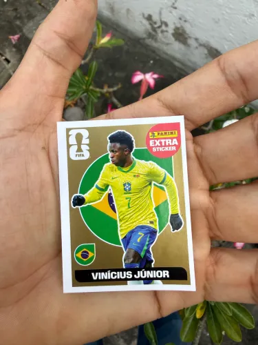 ? FIGURINHA DOURADA DO Vinícius Júnior ?