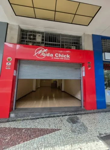 Ponto comercial/Loja/Box para aluguel possui 220 metros quadrados