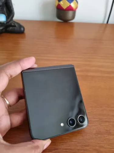 Samsung Zflip5 + Capinha Protetora