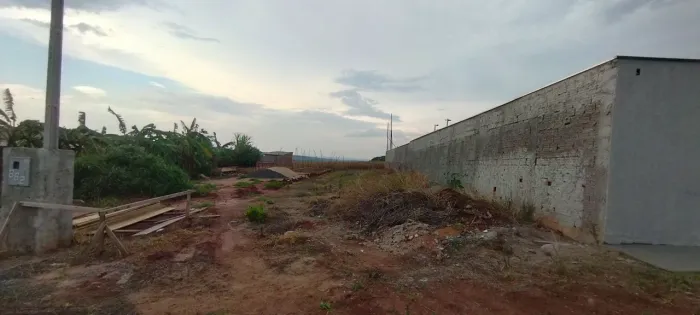 Condomínio Flor de Laranjeira, lote de 500m2, 8.9 metros de testada , R$ 105.000,00