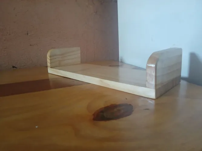 Plateleira de madeira