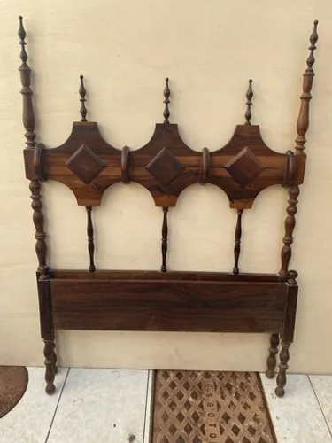 Cama de Solteiro em Jacarandá Torneada Maciça (completa)