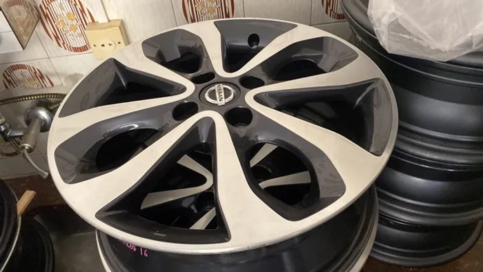 Roda Nissan March/Kicks/Versa aro 16 original unidade valor mínimo 