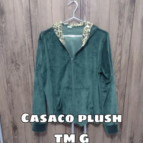 Casaco feminino com capuz