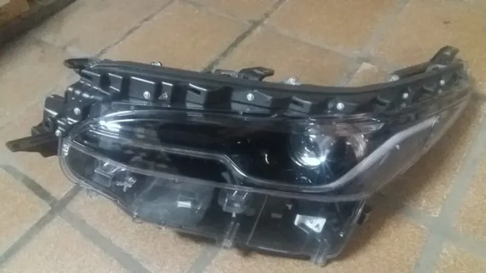 Farol Hilux Sw4 2021 2022