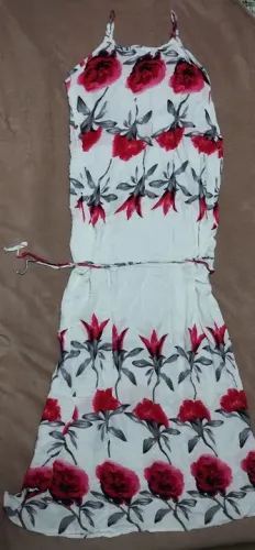 Vestido longo florido de alça