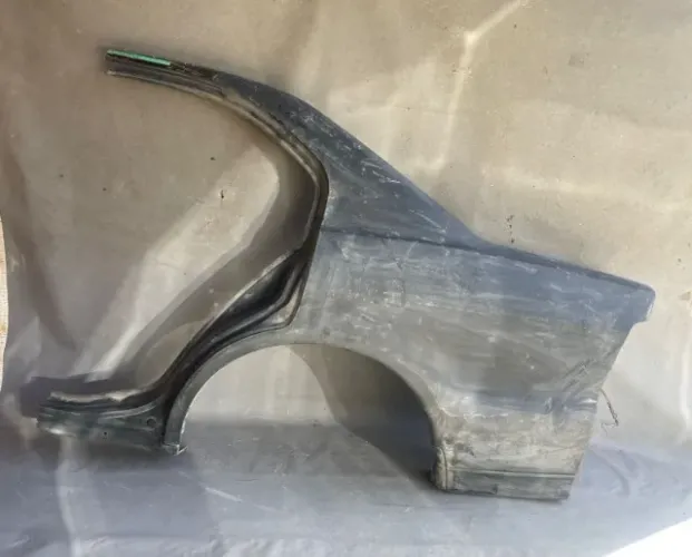 Retalho lateral Mitsubishi Galant 1998 lado esquerdo