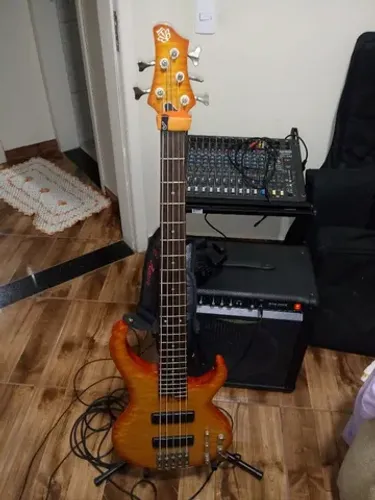 Baixo ibanez btb 405 qm