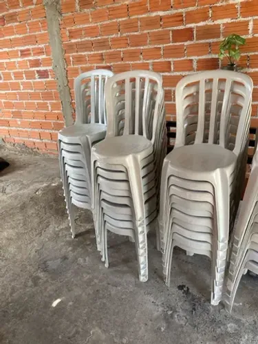 Mesas e cadeiras para locação 