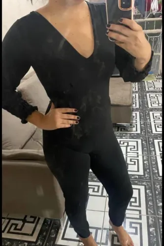 Macacão preto veste até o 44