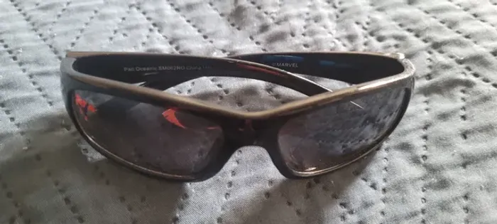 Óculos Escuros Infantis - até 8 anos