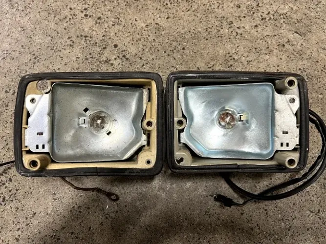 Par de carcaças lanternas/piscas originais Arteb VW Kombi