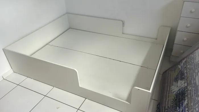 Cama infantil de casal em MDF