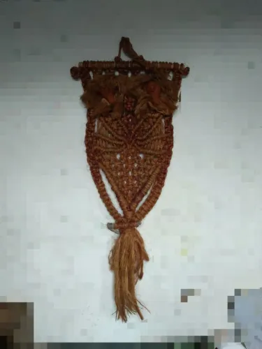 Decoração de parede em  rede de cordas 