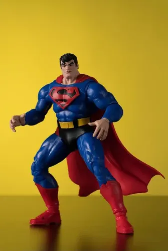 Boneco DC Direct Superman (Nossos Mundos em Guerra) McFarlane Toys Colecionável