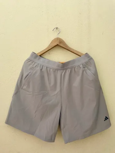 Bermuda Adidas DRI-FIT Cinza