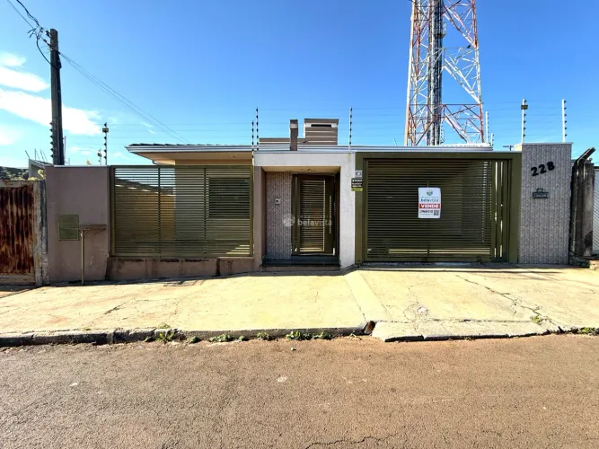 ÓTIMA CASA À VENDA NO JARDIM ESPANHA EM APUCARANA.