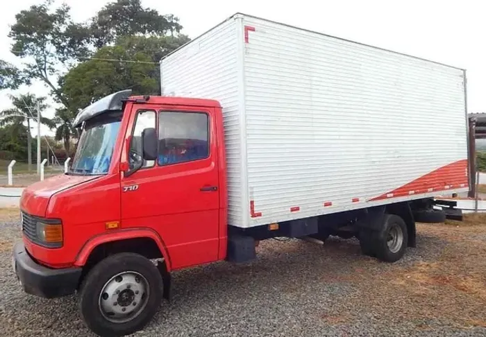 Mercedes-Benz 710 2012 Bau