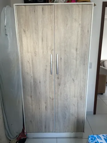 Armário guarda roupa simples 