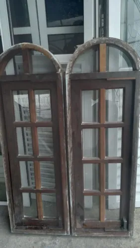 Capelinhas em perfeito estado com todos os vidros 