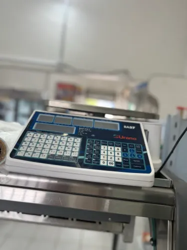 Balança etiquetadora URANO BA37