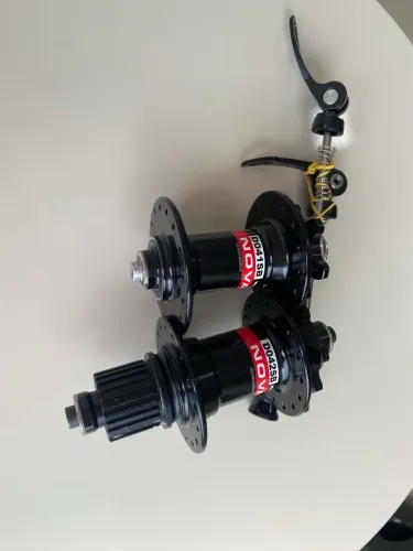 Par cubos novatech padrão shimano 12v MS eixo qr 