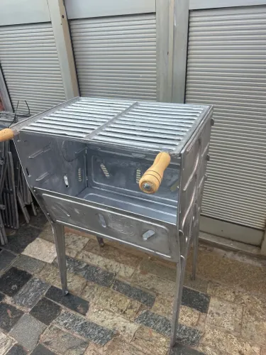 CHURRASQUEIRA DESMONTÁVEL