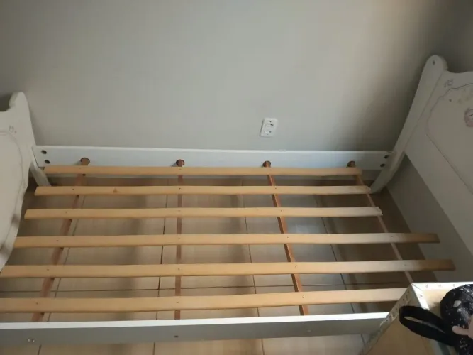 Cama Infantil com Estrado em Madeira