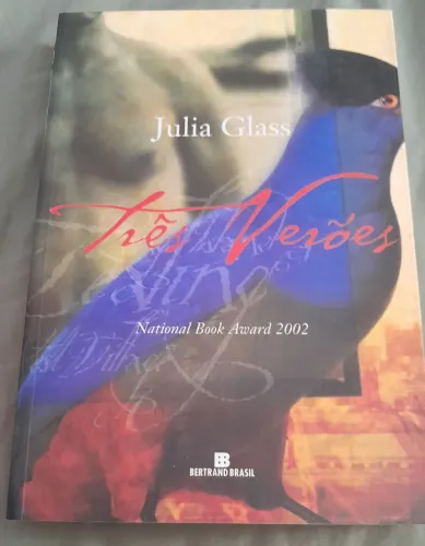 Livro Três Verões - Júlia Glass