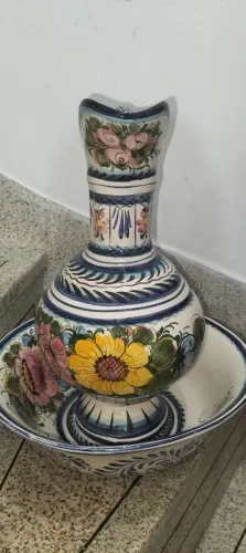 Conjunto Antigo Gomil Jarra e Bacia de Cerâmica Pintada à Mão