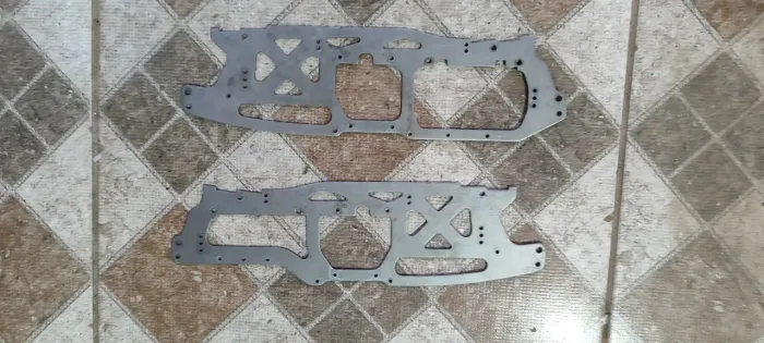 Rc Automodelo HPI Savage X lamina de Chassi 