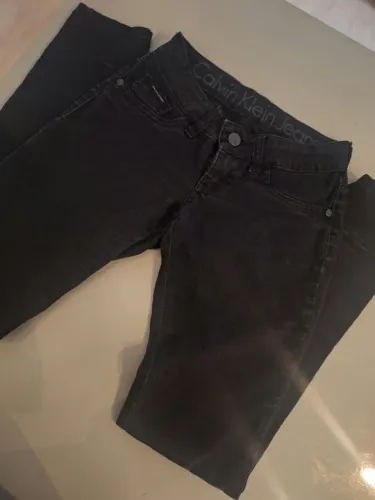 Calça jeans Calvin Klein preta