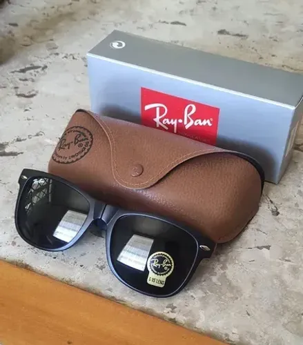 Óculos de Sol Ray-Ban Wayfare Armação Dobrável Lentes em Safira Anti-risco