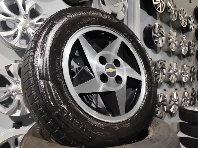 Rodas Esportivas aro 14" GM Chevrolet+ Pneus 175/70 R14"- Aceito Cartão 
