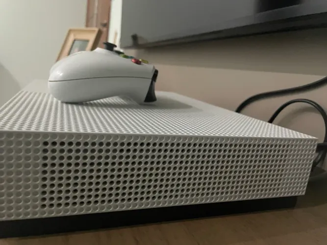 Vende-se xbox one s 1 t