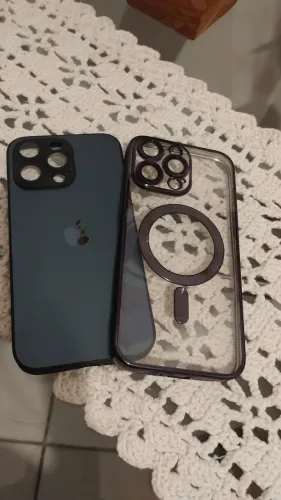 iPhone com capa MagSafe