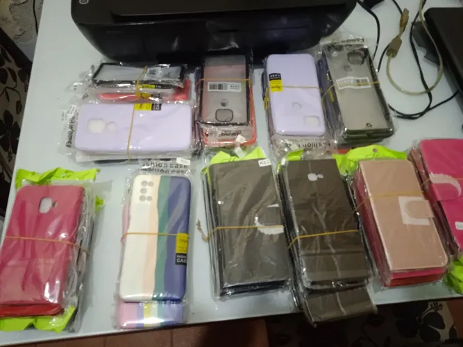 Capinhas de celular tem de moto E7 a moto g9 detalhe só vindo ver
