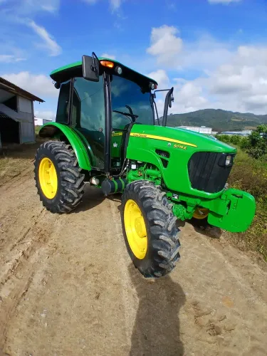 Trator John Deere 5078E  