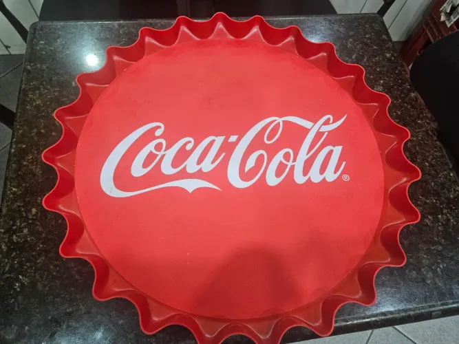 Bandeja garçom coca cola