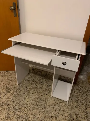 Escrivaninha com gaveta 
