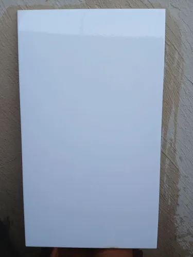 (9) Revestimento Laminado Branco Brilhante