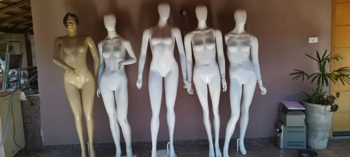 Manequim para loja de roupas, cabeça de ovo de fibra e de plástico a partir de 100,00