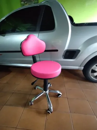 Cadeira mocho giratória no corvin pink
