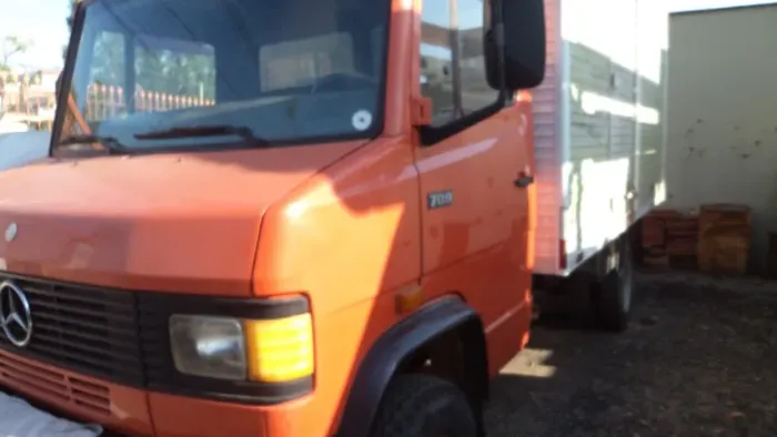 Mercedes 709 bau de aluminio nova toda original unico dono com 150,000 km