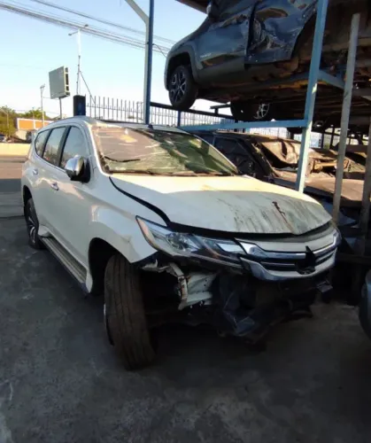Sucata Pajero Sport HPE 2020 (para retirada de peças)