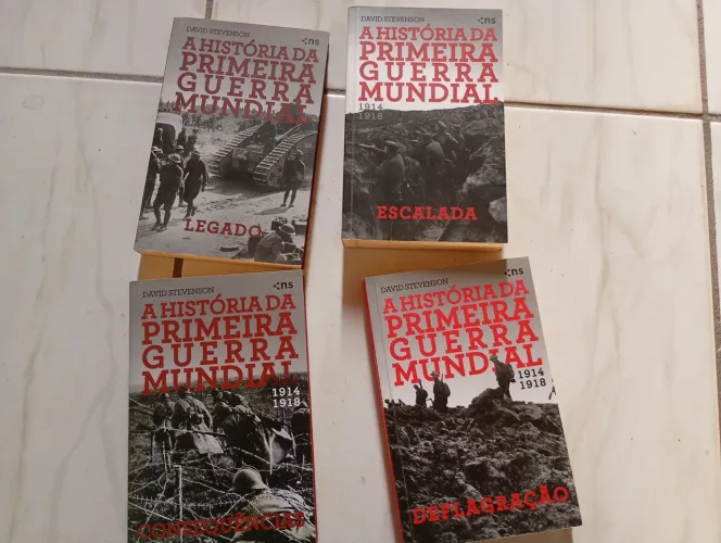 Livros guerra mundial e auto ajuda 20. Outros livros de bolso 12.