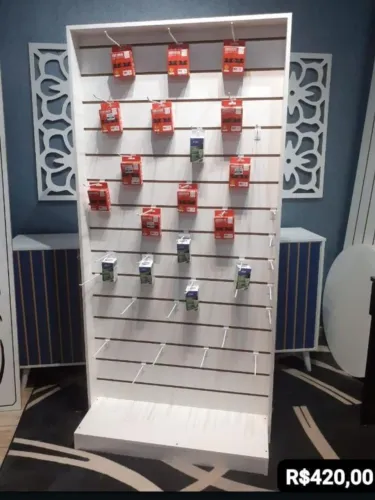 Expositor para loja em mdf