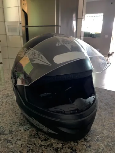 Capacete fechado