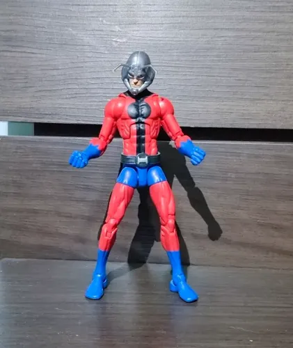 Homem Formiga - Marvel Legends